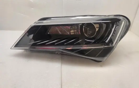 Skoda Superb B8 (3V) Headlight/headlamp