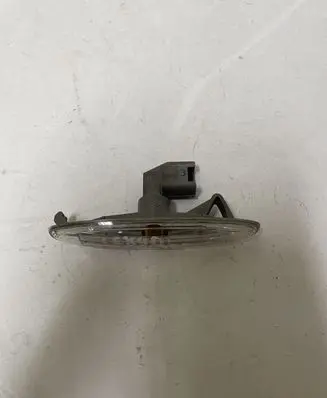 Lexus GS 300 350 430 450H Front fender indicator light 0695