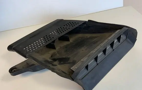 Audi A4 S4 B8 8K Air intake duct part 8K0129618 8K0129618A
