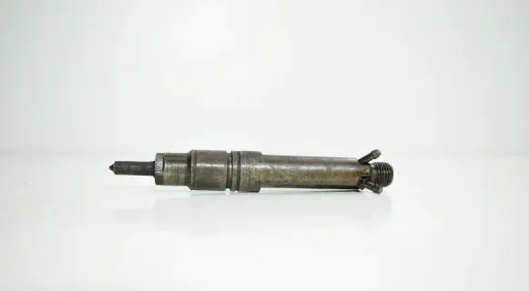 Audi A6 S6 C4 4A Fuel injector 046130201B
