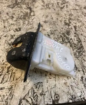 Nissan Juke I F15 Tailgate/trunk/boot lock/catch/latch