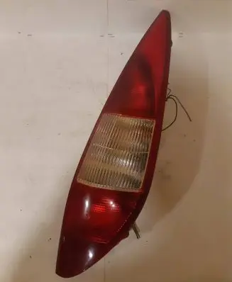 Ford Mondeo Mk III Rear/tail lights 1S7113404C 0374D