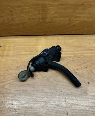 BMW 5 F10 F11 Clutch master cylinder 6789732