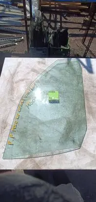 Volkswagen Polo IV 9N3 Front door window glass four-door 1212123
