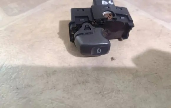 Volvo S60 Electric window control switch 9472275 01W424