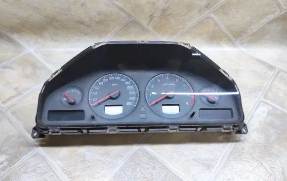 Speedometer (instrument cluster)