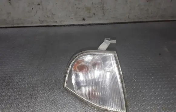 Skoda Octavia Mk1 (1U) Front indicator light 1U0953156A