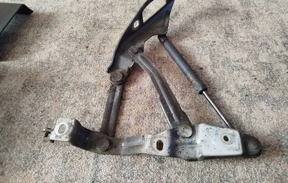 Audi TT Mk1 Engine bonnet/hood hinges 8N0823301 8N0823359 LZ9V