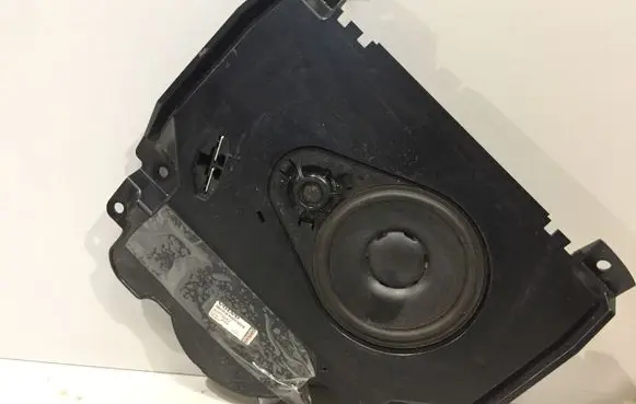 Volvo V50 Panel speaker 30772942 B4209Z