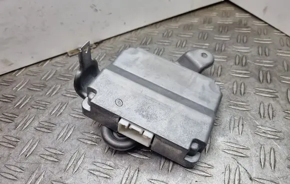 Lexus GS 300 350 430 450H Seat belt warning relay 8981530090 1423000151