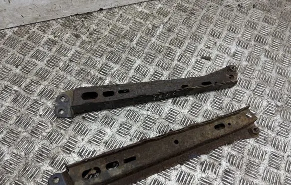 Lexus CT 200H Front subframe