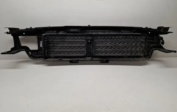 Volvo S60 Front bumper upper radiator grill 111093203 1136343