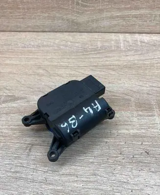 Audi A4 S4 B6 8E 8H Air flap motor/actuator 0132801304 8E1820511E