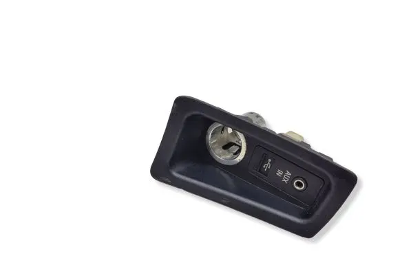 BMW 1 E82 E88 Cigarette lighter front 9110412 51169110412