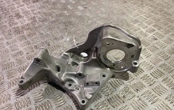 Volvo XC90 Generator/alternator bracket 31401103