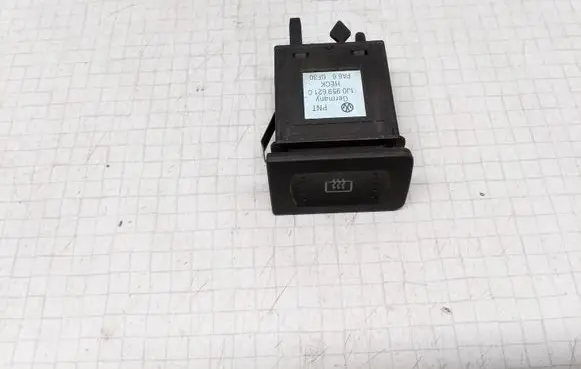 Volkswagen Golf IV Windscreen/window heater switch 1J0959621C
