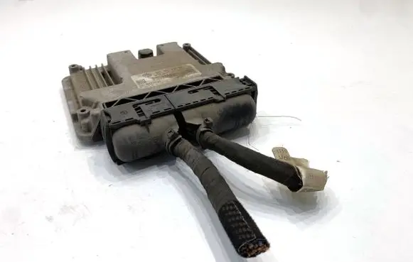 Volkswagen Touran I Engine control unit/module ECU 03G906021RM