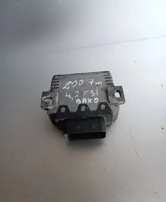 Audi A8 S8 D3 4E Fuel injection pump control unit/module 4E0906093B 0003461