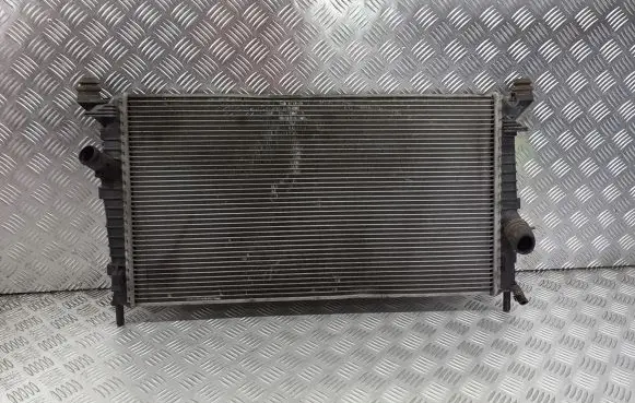 Ford Focus Radiator set 3M5H-8005-RK