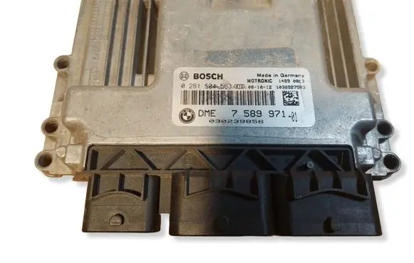 Mini One - Cooper Coupe R56 Engine control unit/module ECU 0261S04563 7589971