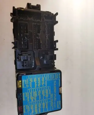 Mitsubishi Space Gear Fuse module MR352100