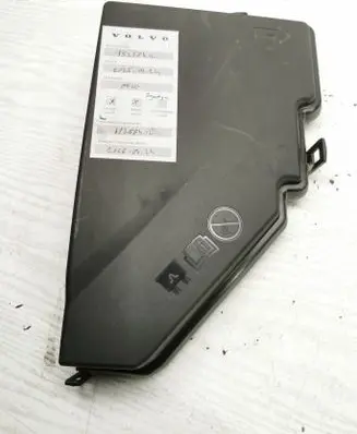 Volvo XC60 Fuse box cover 31398001 D00MB