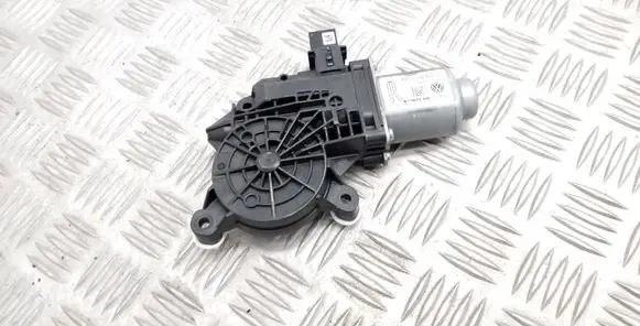 Skoda Fabia Mk2 (5J) Rear door window regulator motor 6R0959812D