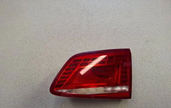 Volkswagen PASSAT B7 Rear/tail lights 179835