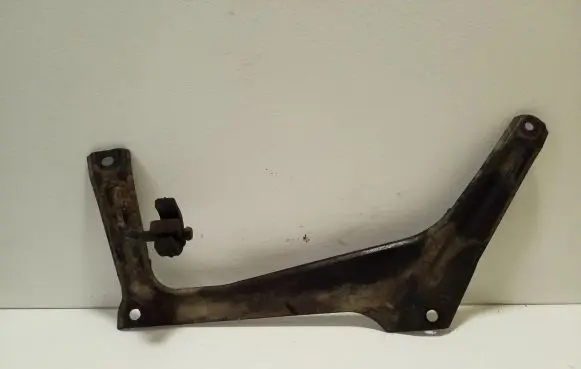 Mitsubishi Outlander Muffler mount bracket/holder 