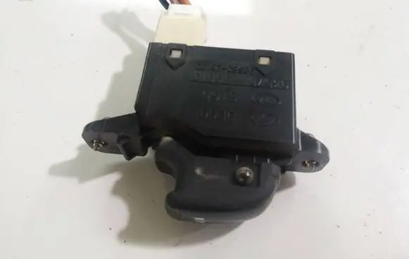 Hyundai Santa Fe Electric window control switch 935753C010