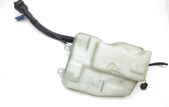 BMW 2 F46 Windshield washer fluid reservoir/tank 7369649 10543512 7351624