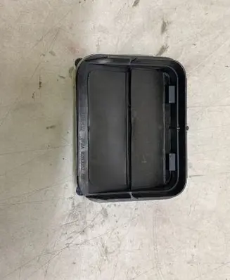 Tesla Model X Quarter panel pressure vent 106803400c