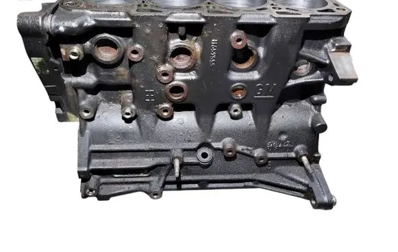 Opel Zafira C Engine block A20DTH 55565911