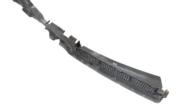Volkswagen PASSAT B6 Radiator trim 3C0121330