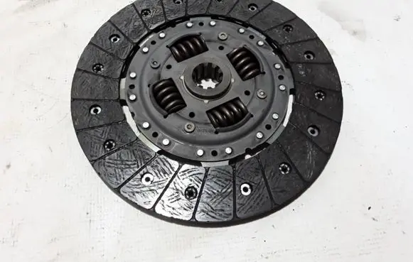 Renault Master III Clutch pressure plate 8201385156