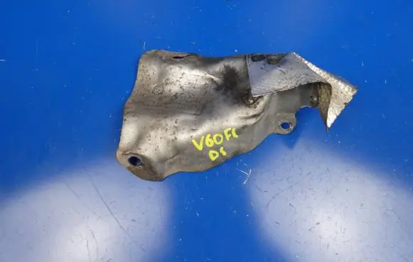 Volvo V60 Heat shield in engine bay 31431156