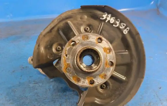 Volkswagen Tiguan Rear wheel hub spindle/knuckle 5QF505436F