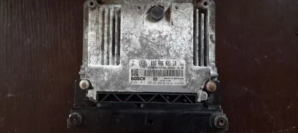 Volkswagen PASSAT B6 Engine control unit/module