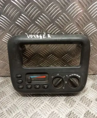 Chrysler Voyager Climate control unit P04677935AB