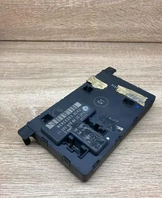 Mercedes-Benz C W203 Door control unit/module 2038206426 351320
