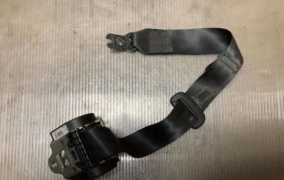 Seat Leon (5F) Rear seatbelt 6211806