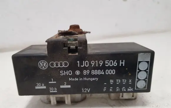 Volkswagen Golf IV Coolant fan relay 1J0919506H