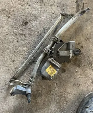 Renault Megane II Front wiper linkage and motor 54515211 8200036921