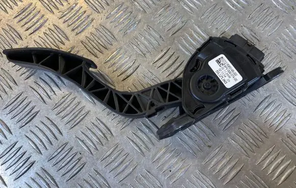 Suzuki Grand Vitara II Accelerator throttle pedal J590065J02 02112006 6PV00907400
