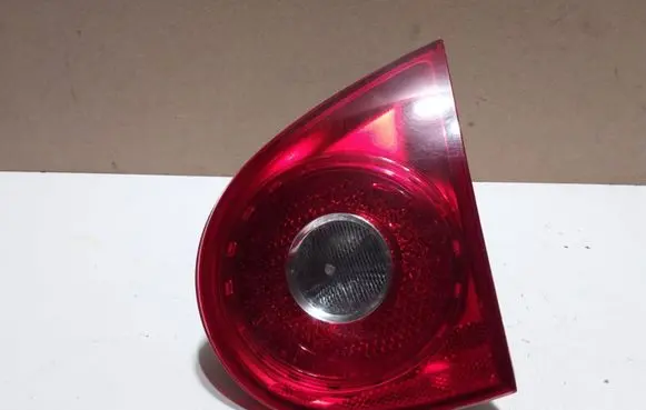 Tailgate rear/tail lights
