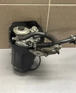 Subaru Legacy Fuel filter housing 