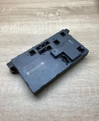 Mercedes-Benz E W211 Door control unit/module 2118701126