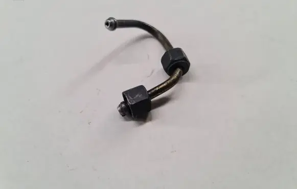 Volvo S40, V40 Fuel injector supply line/pipe 