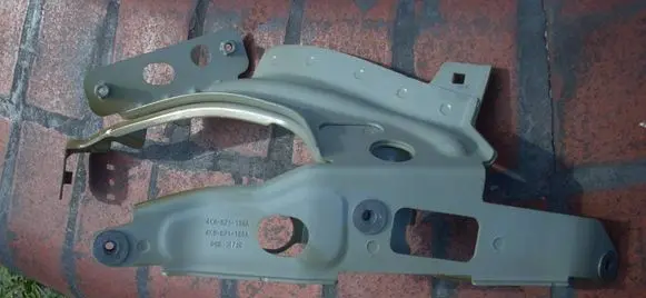 Audi RS6 C8 Fender mounting bracket 