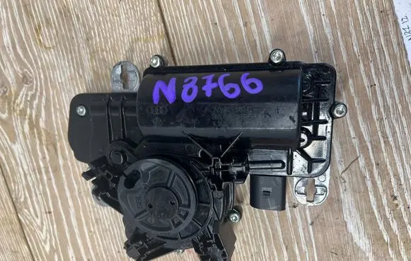 Cupra Leon Tailgate/trunk/boot lock/catch/latch 3V5827887C